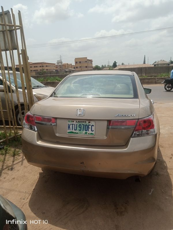 Thumbnail 2 of 2010 Honda Accord LE